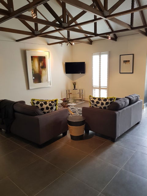 Irongate Studio - Perth Resorts 5