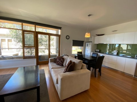 Triggerplant 1 - Accommodation Perth 5