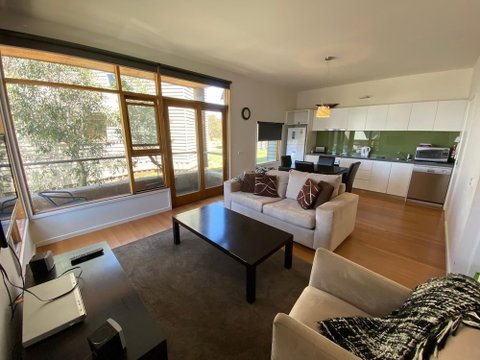 Triggerplant 1 - Accommodation Perth 3