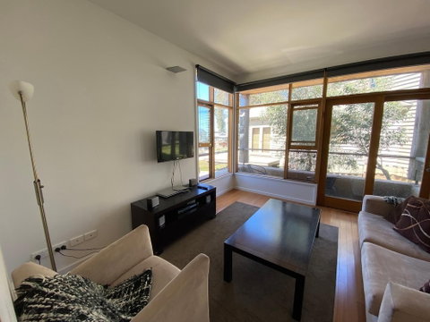 Triggerplant 1 - Accommodation Perth 0