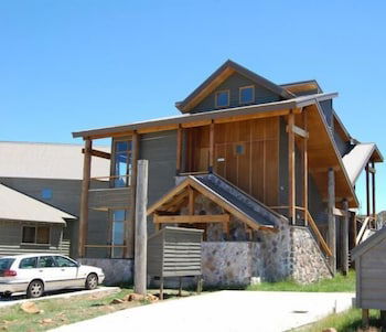Triggerplant 3 - Accommodation Perth 1