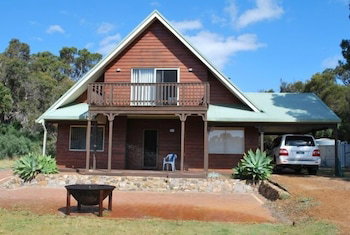 Farm Lane Retreat - Accommodation Perth 0