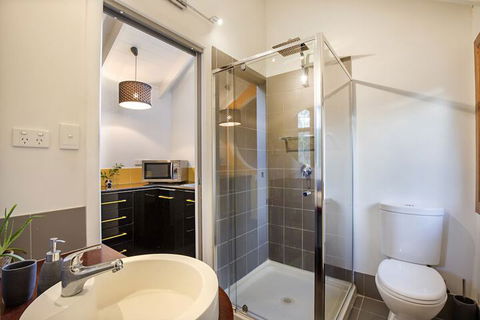 Airlie Beach Eco Cabins - Accommodation Perth 2