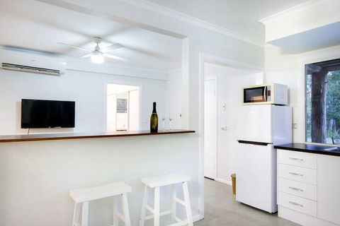 Airlie Beach Eco Cabins - Accommodation Perth 1