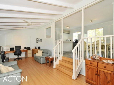 Amazing River House - Accommodation Perth 4