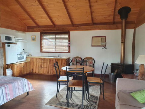 Gaddleen Grove Cottages - Accommodation Perth 1