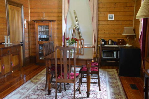 Portarlington Vicarage - Perth Resorts 6