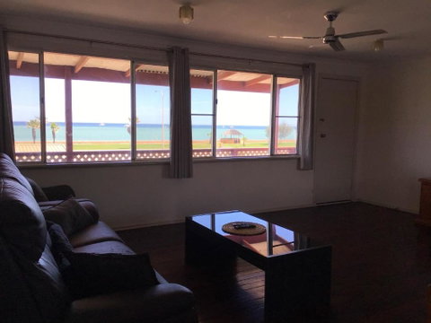 Best Beach Villa - Accommodation Perth 3