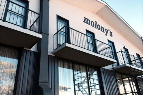 Molonys 12 - Perth Resorts 4