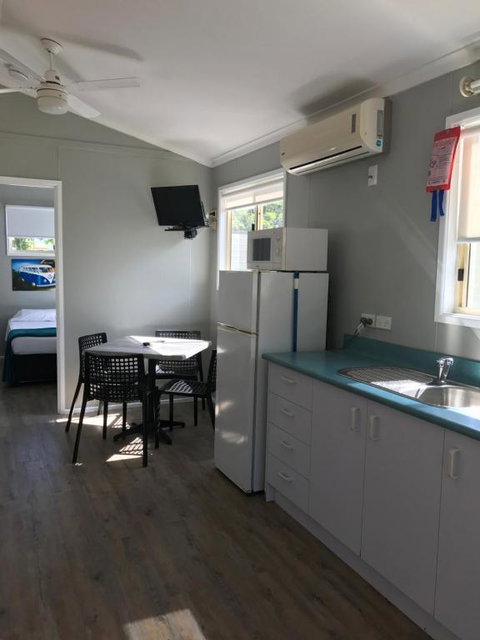 Kingfisher Caravan Park - Accommodation Perth 2