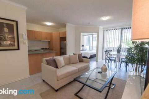 Springhill With Pool - Accommodation Perth 3