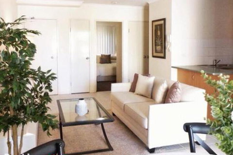 Springhill With Pool - Accommodation Perth 5