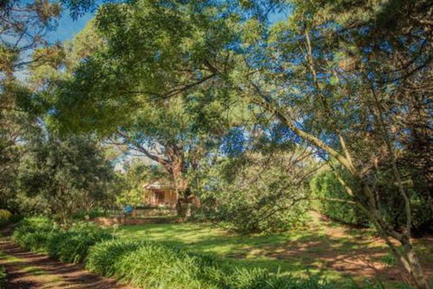 Secluded Homestead Amongst The Trees - Accommodation Perth 6
