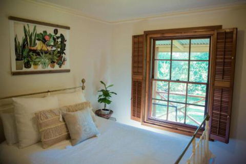Secluded Homestead Amongst The Trees - Accommodation Perth 2