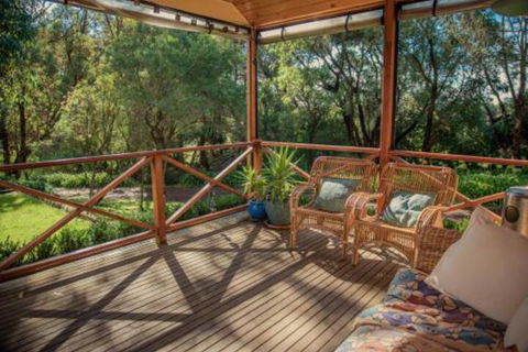 Secluded Homestead Amongst The Trees - Accommodation Perth 0