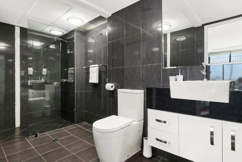 Cairns Luxury Seafront Apartment - Accommodation Perth 6