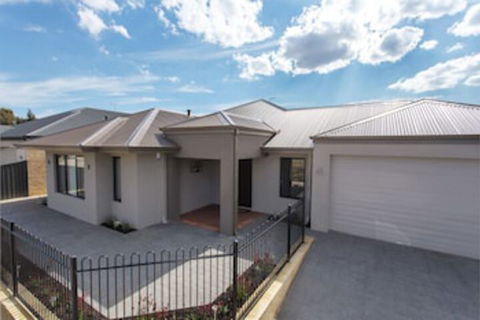 Beckenham House - Accommodation Perth 0