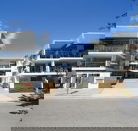 Maggies Beachfront Apt. 3 - Perth Resorts