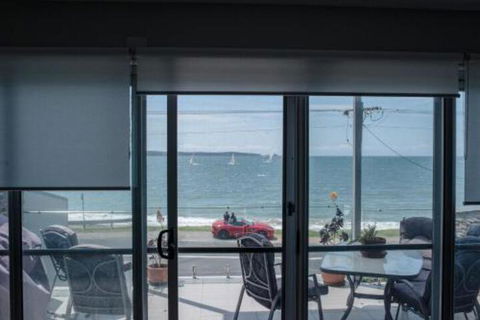 Caseys Beach Retreat - Accommodation Perth 4