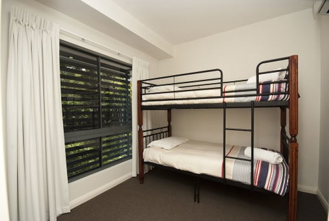 Woodville Beach Townhouse 5 - Accommodation Perth 7