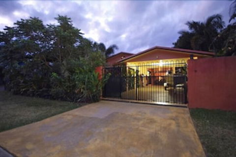 Hacienda Cooya Beach - Perth Resorts 1