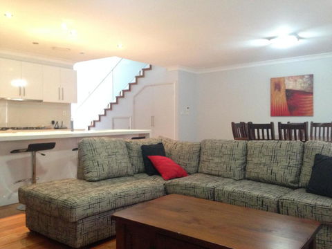 Griffith Prestige Apartments - Perth Resorts 2