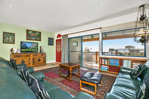 Black Dolphin Beach Penthouse - Perth Resorts 6