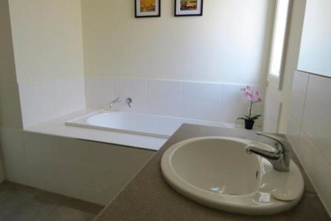 38 Wright Tce Encounter Bay - Accommodation Perth 2