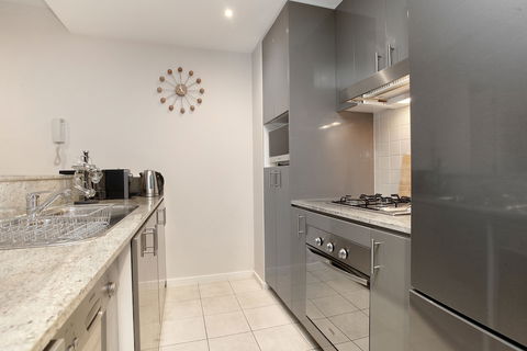 StayCentral On Nott St - Accommodation Perth 3