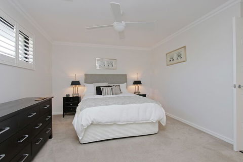 Sapphire Blue - Perth Resorts 6