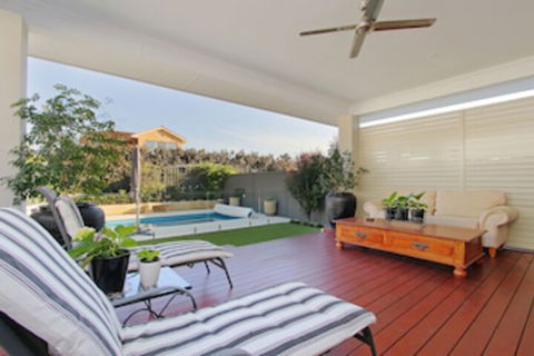 Sapphire Blue - Perth Resorts 0