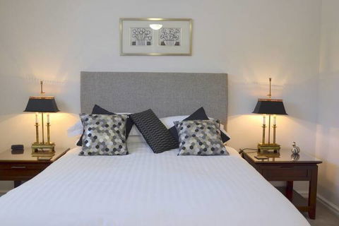 Sapphire Blue - Perth Resorts 5