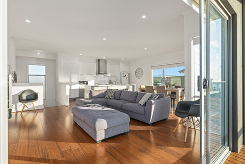 Oceans Eight - Accommodation Perth 5