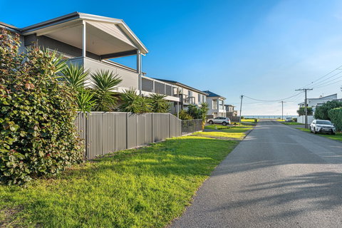 Oceans Eight - Accommodation Perth 1