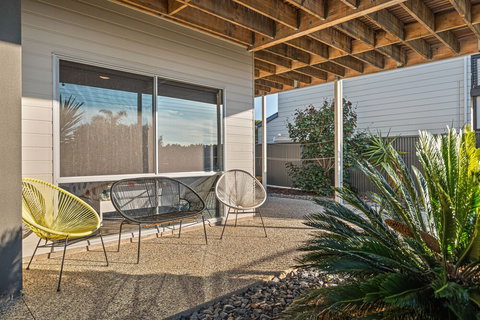 Oceans Eight - Accommodation Perth 0