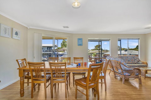 Green Reef Beach House - Accommodation Perth 5