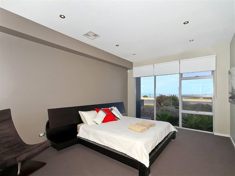 Ocean 180A - Accommodation Perth 6
