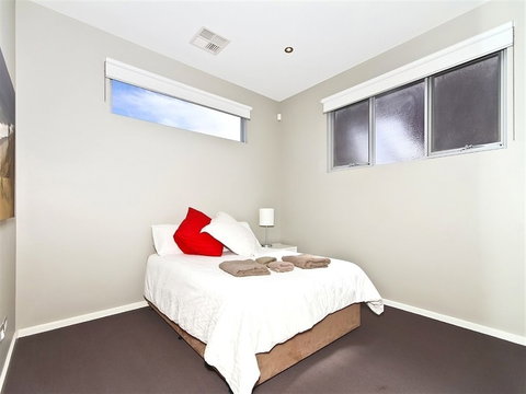 Ocean 180A - Accommodation Perth 4