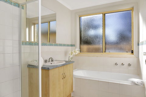 The Lighthouse - Accommodation Perth 2