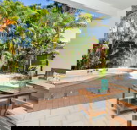 Palm Cove Retreat - Perth Resorts