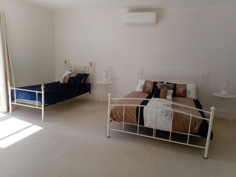 Hilltop Escape B&B - Accommodation Perth 4