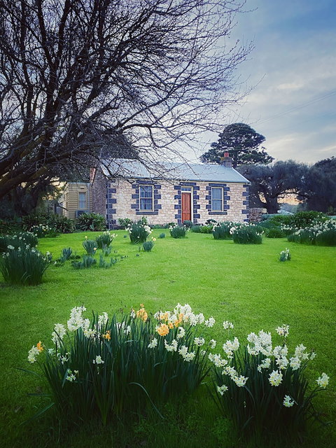 Cherry Plum Cottages - Accommodation Perth 4
