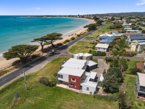 Blue Sea - Accommodation Perth 5