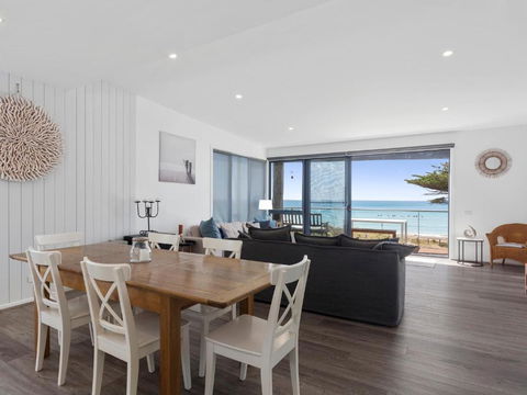 Blue Sea - Accommodation Perth 2