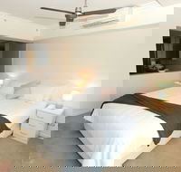 Surfers Paradise Suite with Pool and Spa - Accommodation Perth