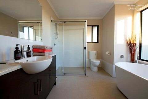 Still Earth - Accommodation Perth 5