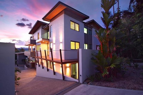 Villa One On Murphy Luxury Villa - Perth Resorts 3