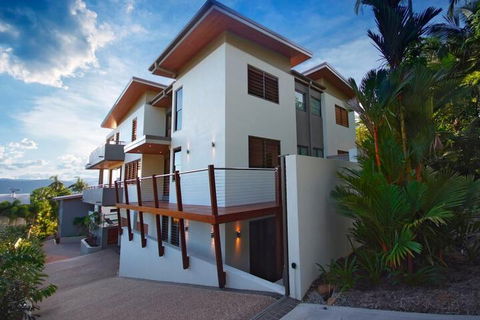 Villa One On Murphy Luxury Villa - Perth Resorts 1