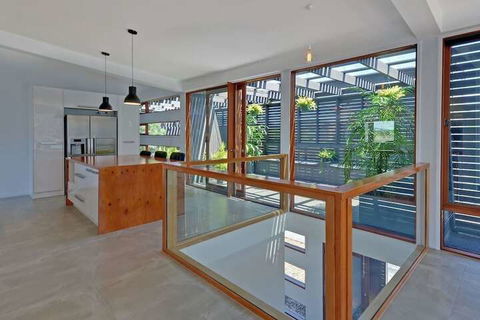 Amazing Unique Five-Star Waterfront Retreat - Perth Resorts 3