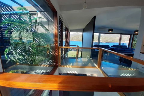 Amazing Unique Five-Star Waterfront Retreat - Perth Resorts 2